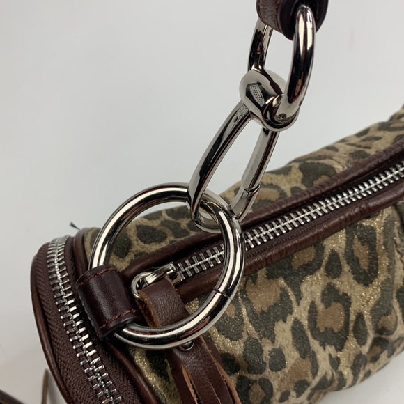 B Makowsky Leopard Print leather trim Fringe tassel Barrel bag Zip Crossbody - Picture 8 of 16